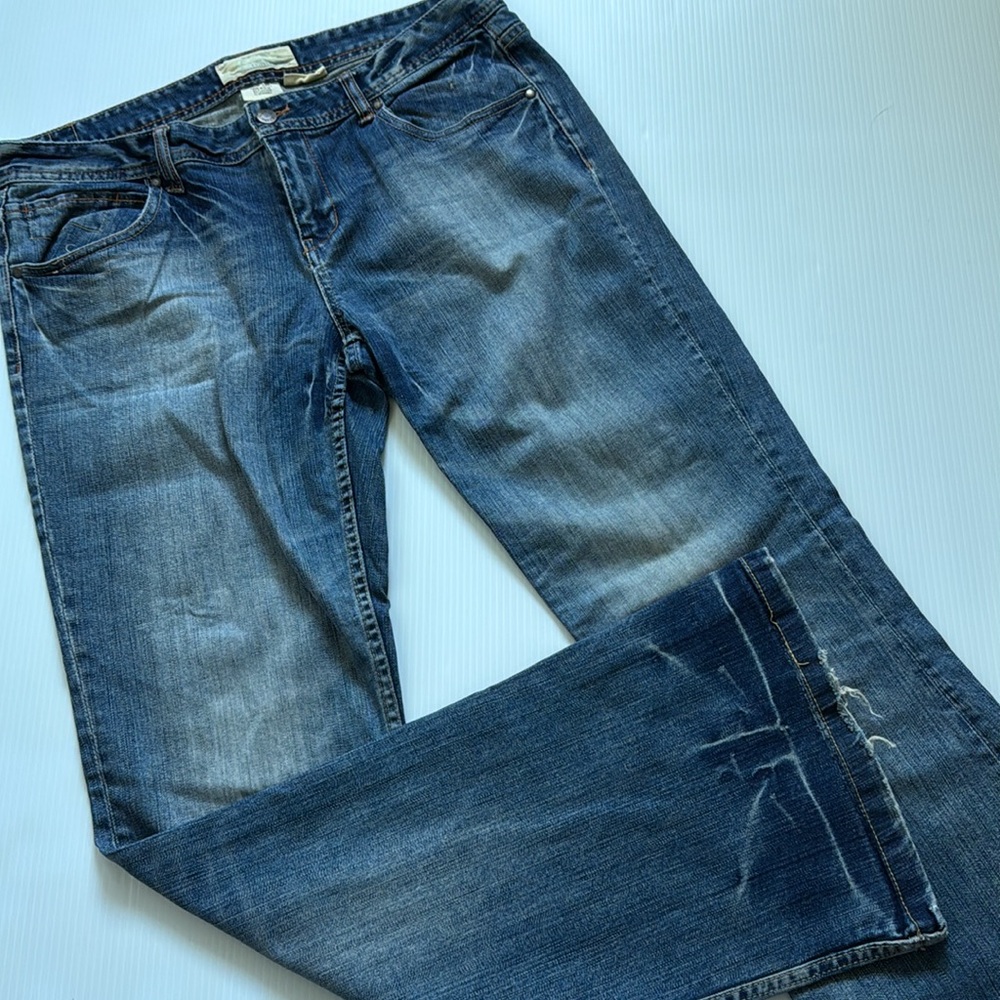 Maurice’s Blue Denim Molli Flare jeans.  Women’s Size 11/12 long